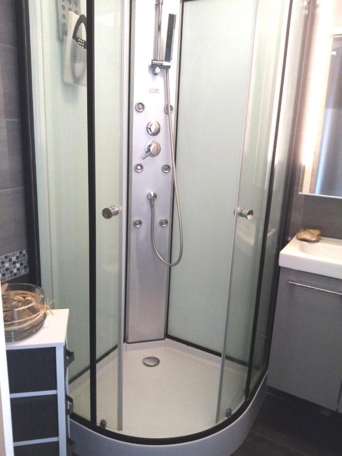 Herm'S Petite Maison Atypique Et Cour Privative - Avenue Du Marche - Ideal Couple Ou Jeunes Parents Cabourg Bagian luar foto
