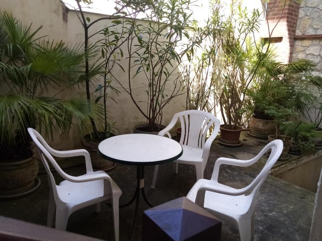 Herm'S Petite Maison Atypique Et Cour Privative - Avenue Du Marche - Ideal Couple Ou Jeunes Parents Cabourg Bagian luar foto