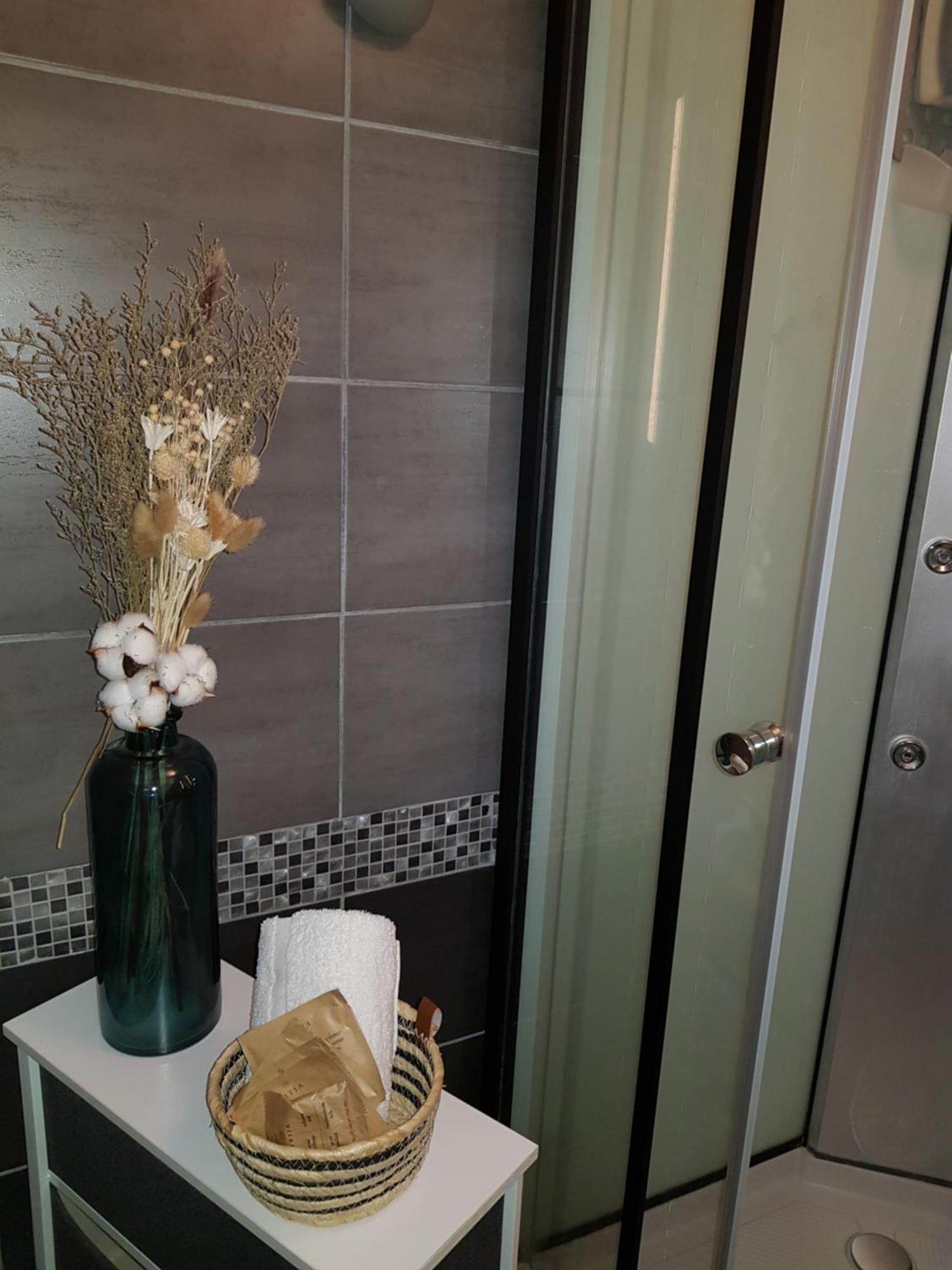 Herm'S Petite Maison Atypique Et Cour Privative - Avenue Du Marche - Ideal Couple Ou Jeunes Parents Cabourg Bagian luar foto